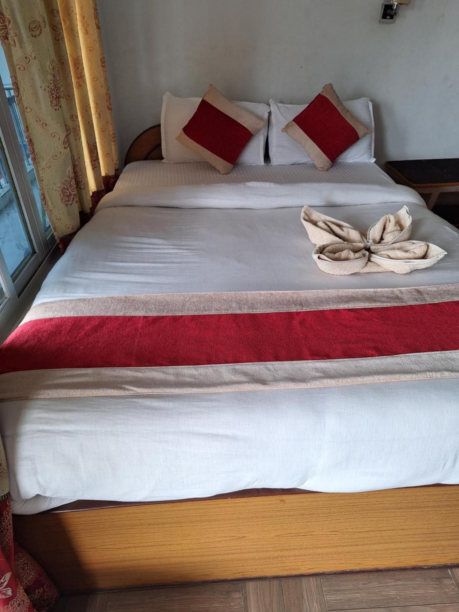 Hotel Shiva'S Dream โซราฮา ภายนอก รูปภาพ